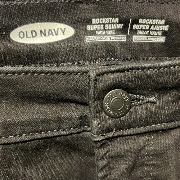 Old Navy rockstar super skinny high rise distressed jeans in jet black - Picture 5 of 5